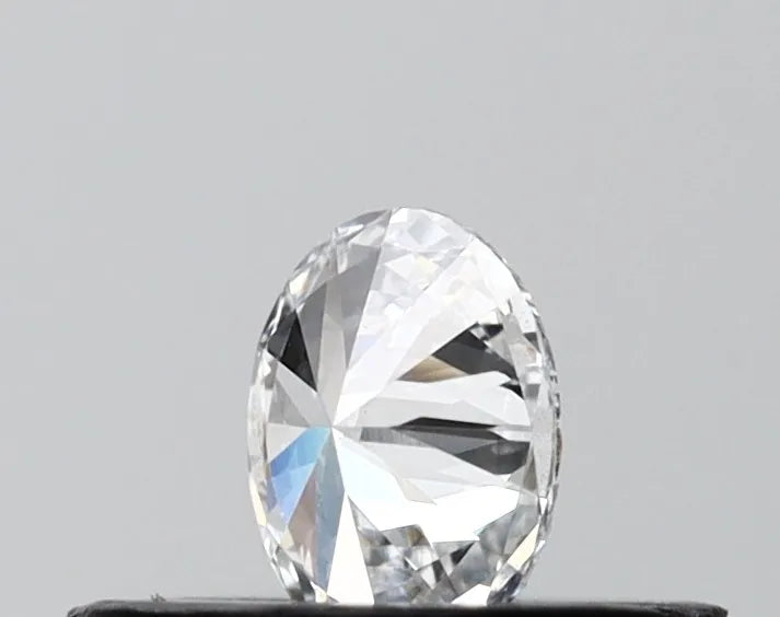 0.21ct Oval Lab Grown Diamond (Colour E, Clarity SI1, IGI Certified)