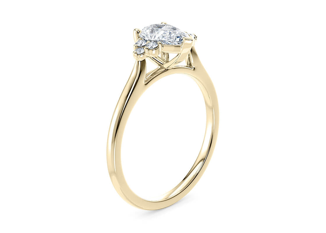 Rosa Vintage Yellow Gold 18k Pear Engagement Ring