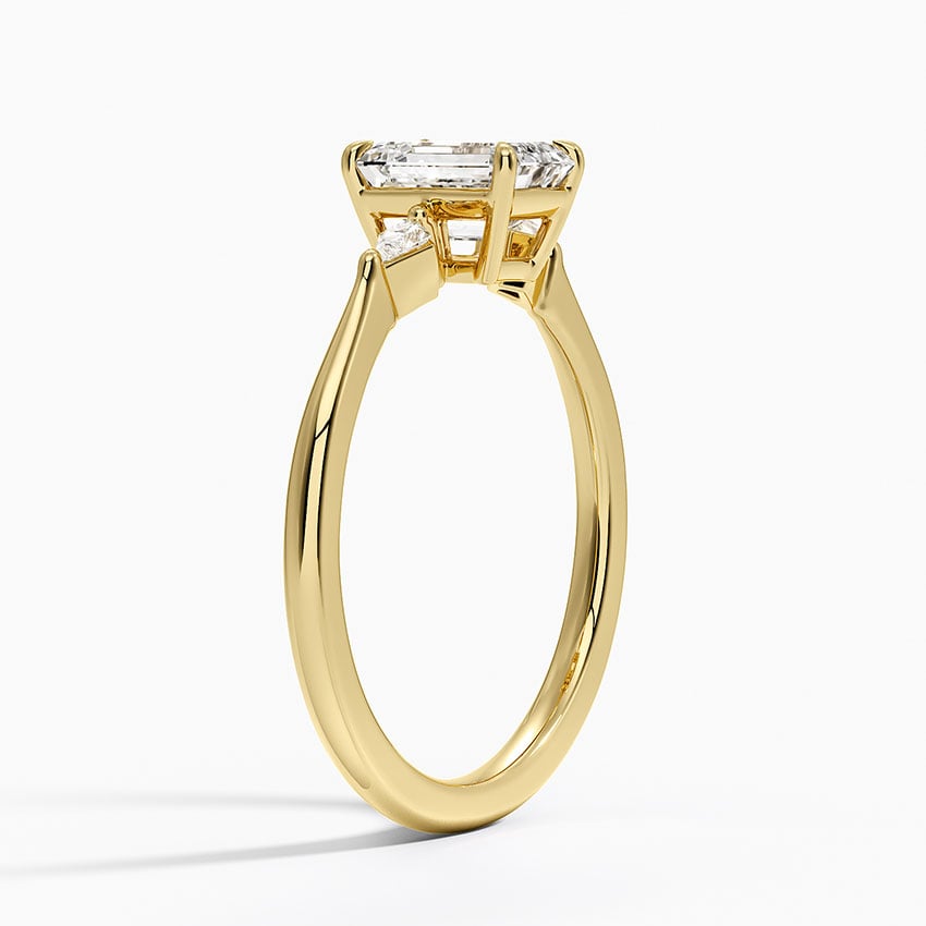 Petite Cometa Three Stone Diamond Ring Yellow Gold 18k Emerald Engagement Ring