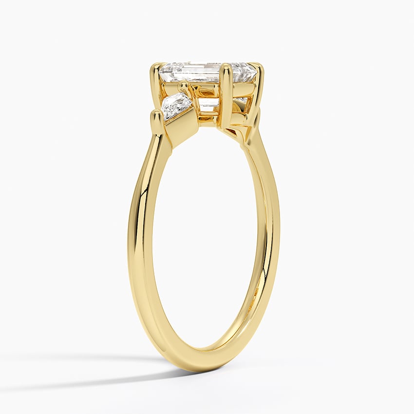 Cometa Three Stone Diamond Ring Yellow Gold 18k Emerald Engagement Ring