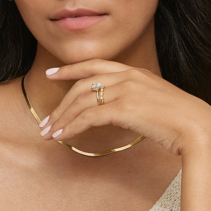 Tiara Diamond Ring (1/10 ct. tw.) Yellow Gold 18k Wedding Band