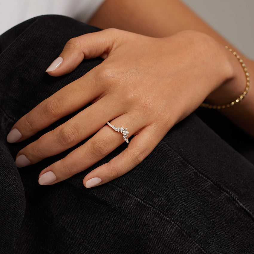 Petal Contour Diamond Ring Platinum Wedding Band