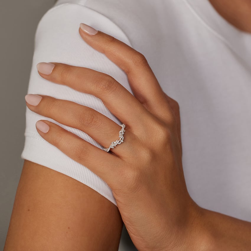 Luxe Veranda Diamond Ring Platinum Wedding Band