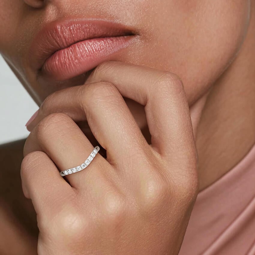 Petite Curved Diamond Ring (1/5 ct. tw.) Platinum Wedding Band