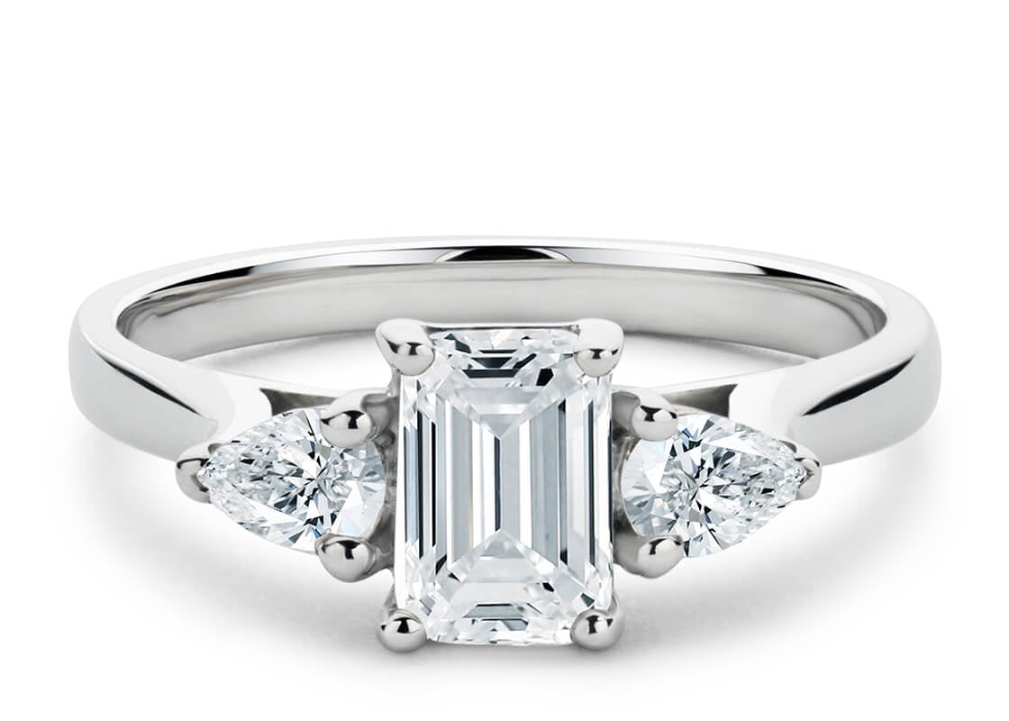Barcelona Trilogy White Gold 18k Emerald Engagement Ring