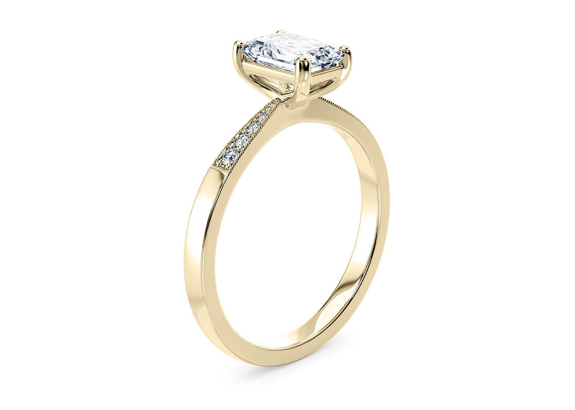 Delicacy Vintage Yellow Gold 18k Emerald Engagement Ring
